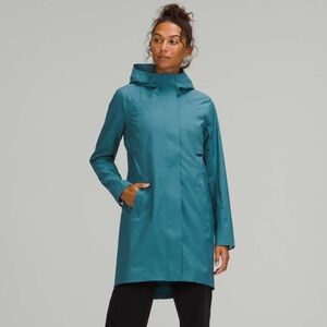 Lululemon Rain Rebel Jacket Capture Blue Size 8 Outdoors Travel Sporty